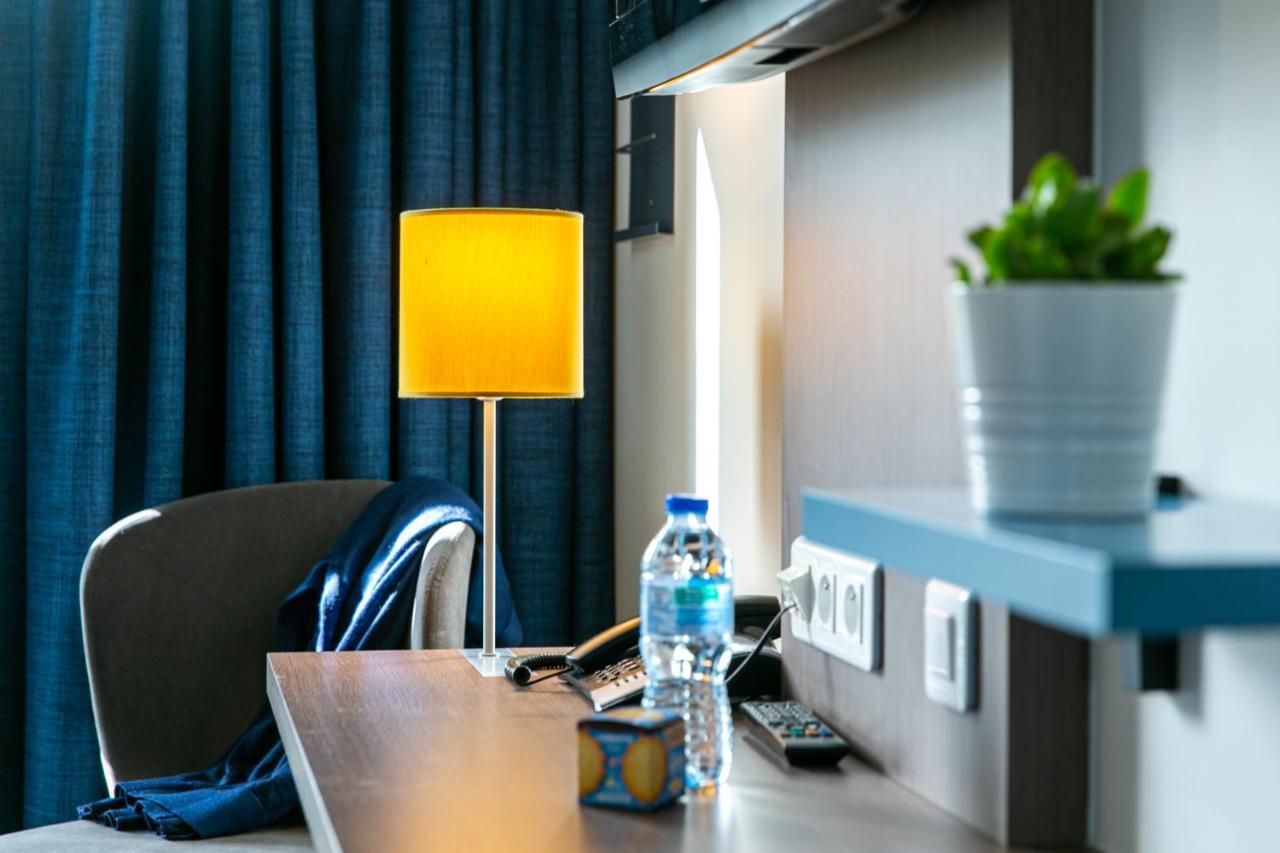 The Originals Boutique Hotel Restaurant Saint James, Montaigu-Vendee Εξωτερικό φωτογραφία