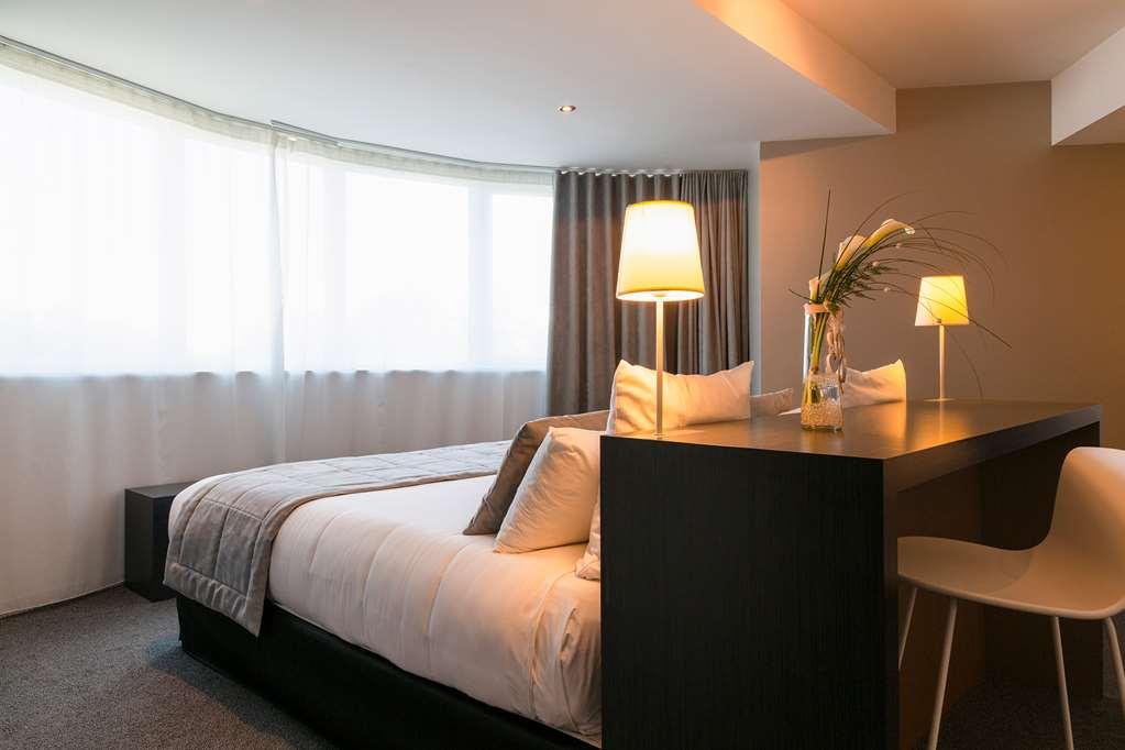 The Originals Boutique Hotel Restaurant Saint James, Montaigu-Vendee Εστιατόριο φωτογραφία