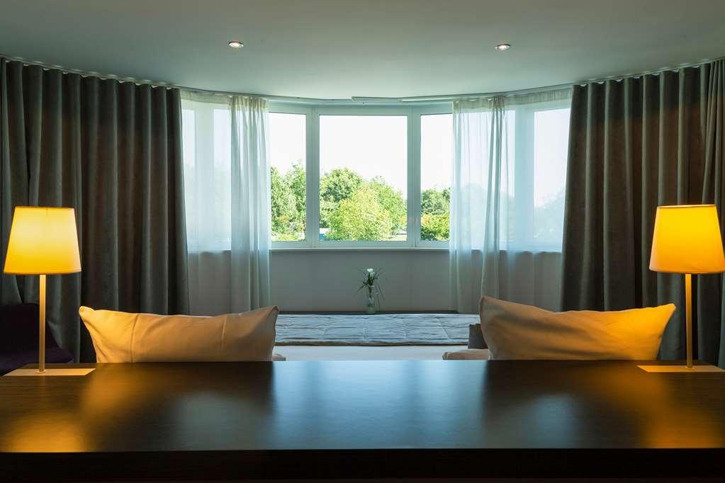 The Originals Boutique Hotel Restaurant Saint James, Montaigu-Vendee Εστιατόριο φωτογραφία